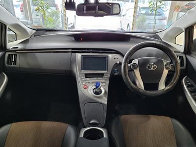 2013 Toyota Prius - Thumbnail