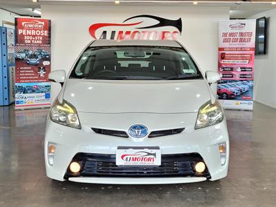 2013 Toyota Prius - Thumbnail