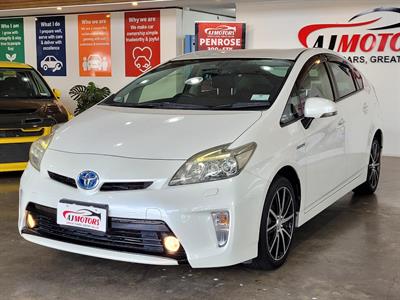 2013 Toyota Prius - Thumbnail