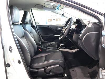 2015 Honda Grace - Thumbnail