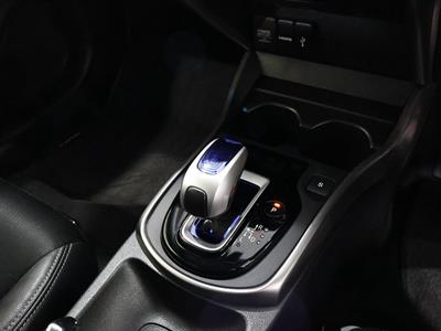 2015 Honda Grace - Thumbnail