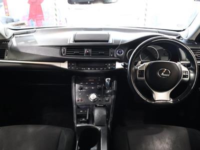 2011 Lexus CT 200h - Thumbnail