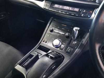 2011 Lexus CT 200h - Thumbnail