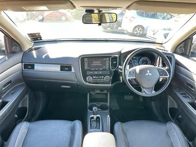 2014 Mitsubishi Outlander - Thumbnail