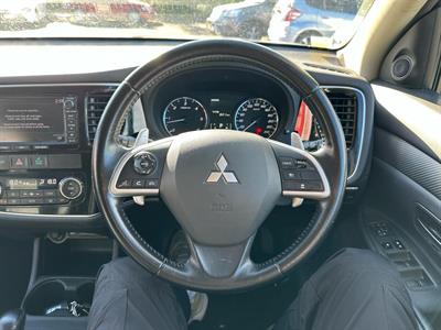2014 Mitsubishi Outlander - Thumbnail