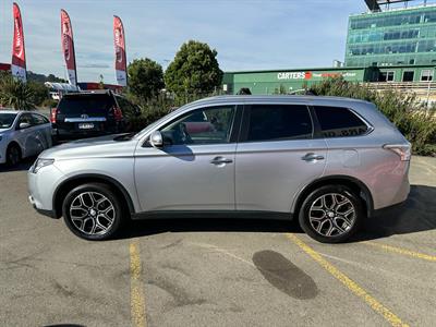 2014 Mitsubishi Outlander - Thumbnail