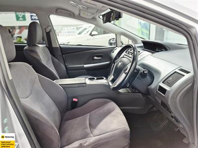 2013 Toyota Prius - Thumbnail