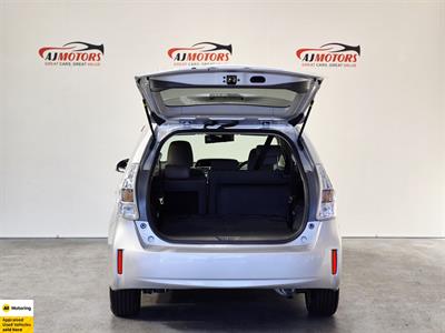 2013 Toyota Prius - Thumbnail