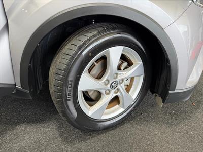 2018 Toyota C-HR - Thumbnail