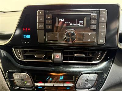 2018 Toyota C-HR - Thumbnail