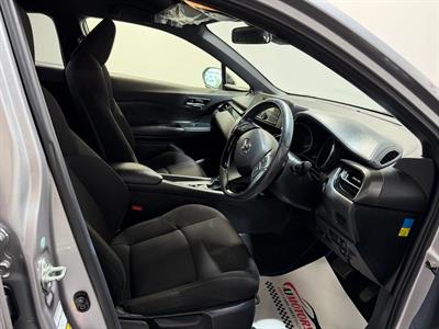 2018 Toyota C-HR - Thumbnail