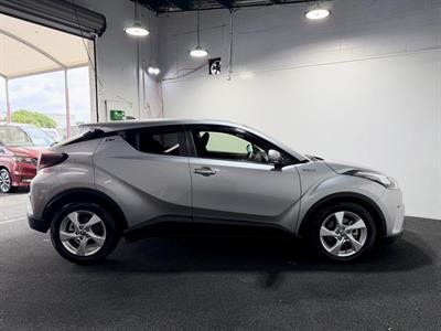 2018 Toyota C-HR - Thumbnail