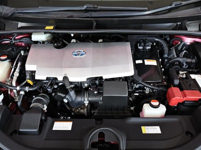 2016 Toyota Prius - Thumbnail