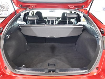 2016 Toyota Prius - Thumbnail