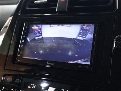 2016 Toyota Prius - Thumbnail