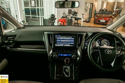 2016 Toyota Alphard - Thumbnail