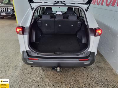 2021 Toyota RAV4 - Thumbnail