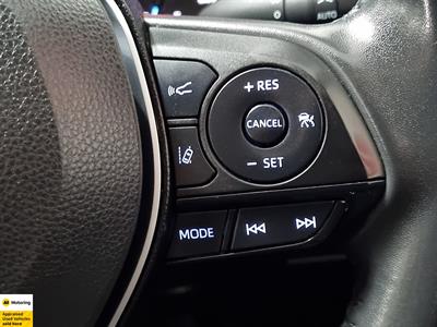 2021 Toyota RAV4 - Thumbnail