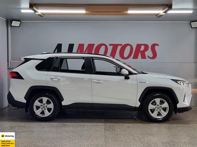 2021 Toyota RAV4 - Thumbnail