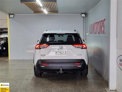 2021 Toyota RAV4 - Thumbnail