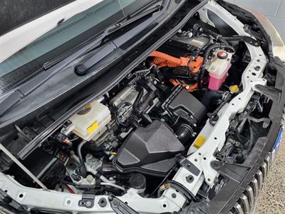 2015 Toyota Esquire - Thumbnail