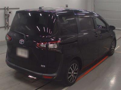 2016 Toyota Sienta - Thumbnail
