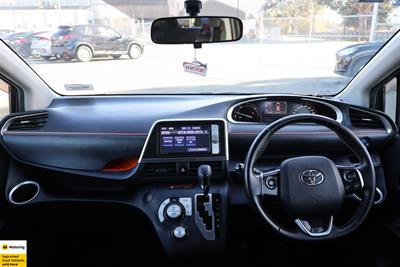 2016 Toyota Sienta - Thumbnail