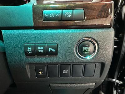 2013 Toyota Vellfire - Thumbnail