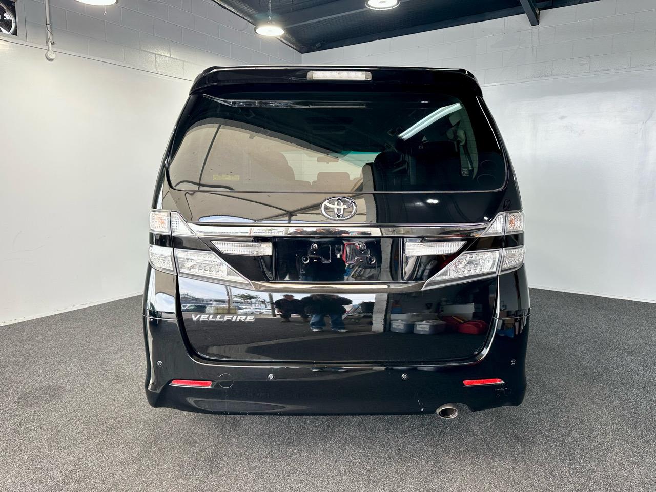 2013 Toyota Vellfire