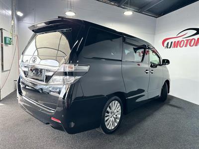 2013 Toyota Vellfire - Thumbnail