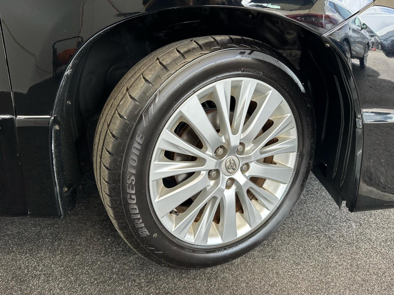 2013 Toyota Vellfire