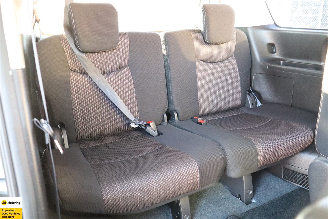 2015 Nissan serena