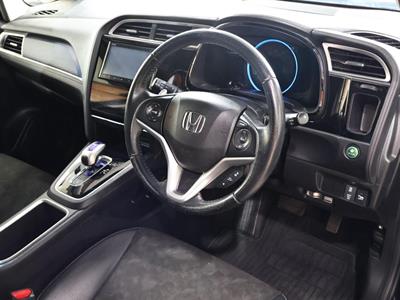 2015 Honda Shuttle - Thumbnail
