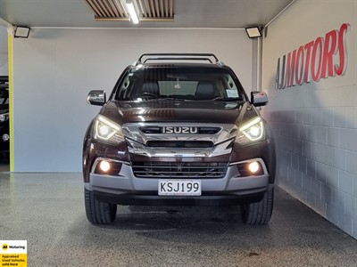 2017 Isuzu MU-X - Thumbnail