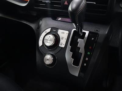 2016 Toyota Sienta - Thumbnail