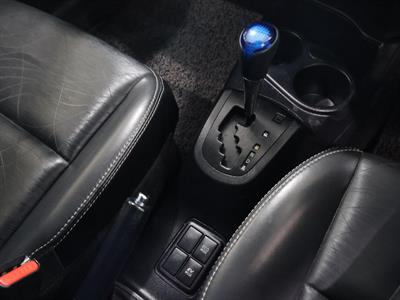 2013 Toyota Aqua - Thumbnail