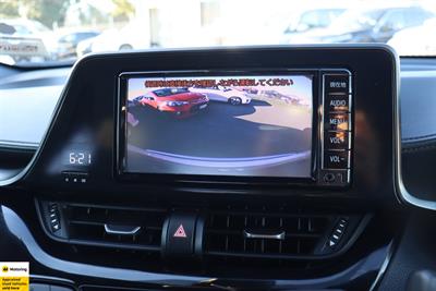 2018 Toyota C-HR - Thumbnail