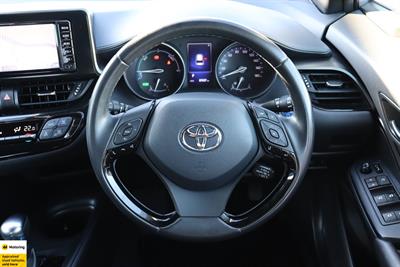 2018 Toyota C-HR - Thumbnail