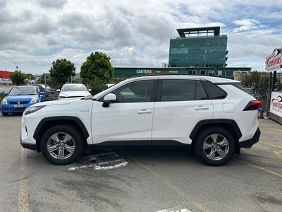 2022 Toyota RAV4 - Thumbnail