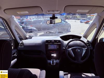 2014 Nissan Serena - Thumbnail