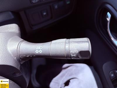 2014 Nissan Serena - Thumbnail