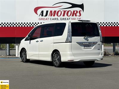 2014 Nissan Serena - Thumbnail