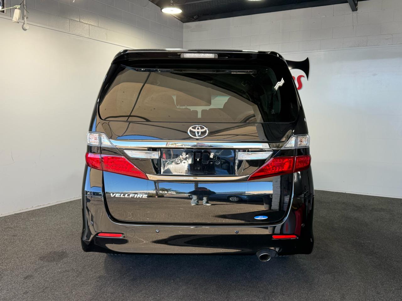 2014 Toyota Vellfire