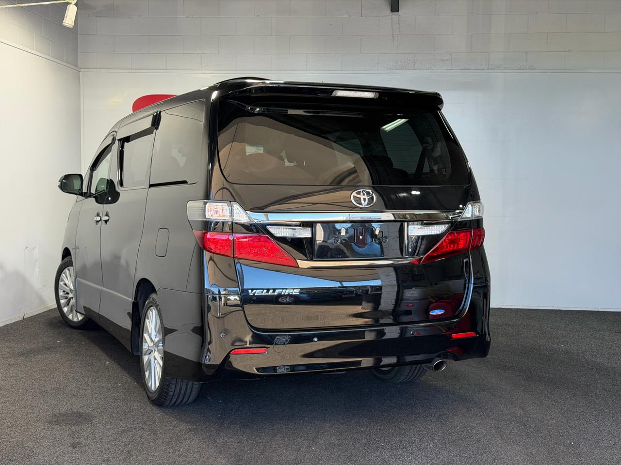 2014 Toyota Vellfire
