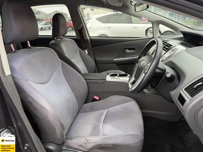 2013 Toyota Prius - Thumbnail