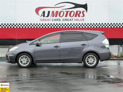 2013 Toyota Prius - Thumbnail