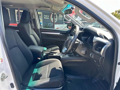 2017 Toyota Hilux - Thumbnail