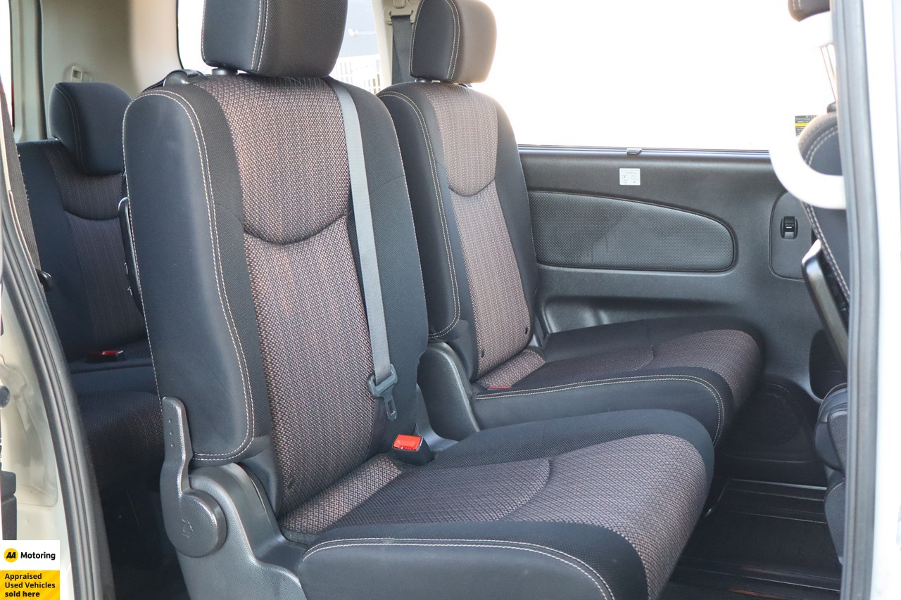 2015 Nissan Serena