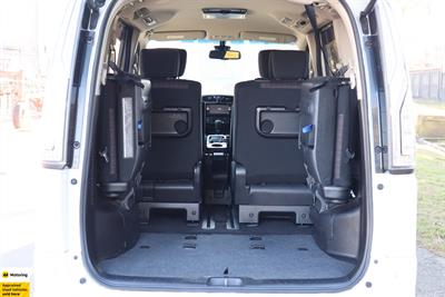 2015 Nissan Serena - Thumbnail
