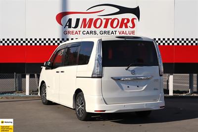 2015 Nissan Serena - Thumbnail
